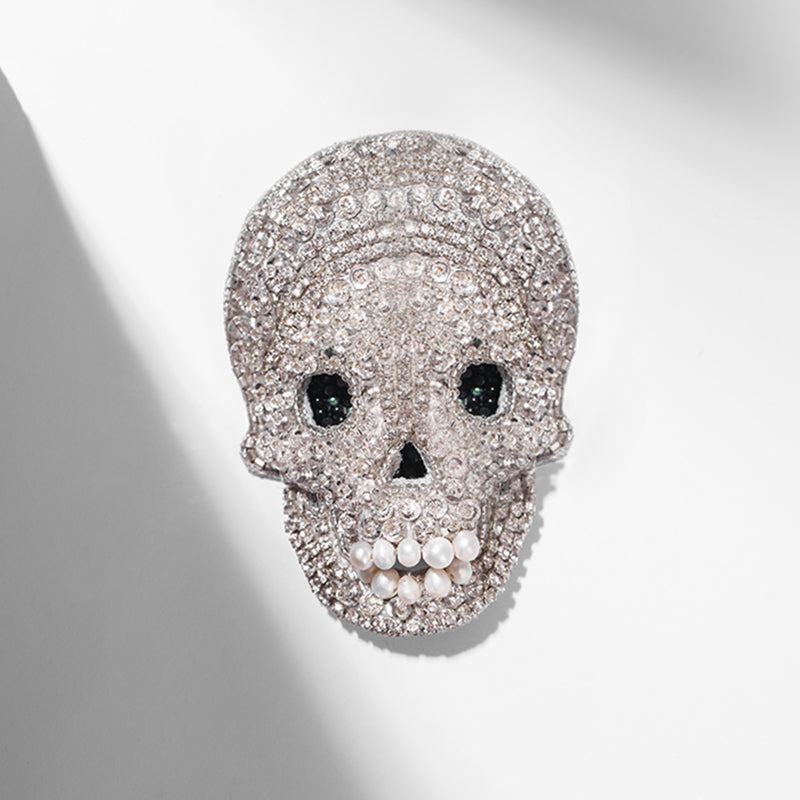 Deepa Gurnani handmade Skull On Ice Brooch in Silver color